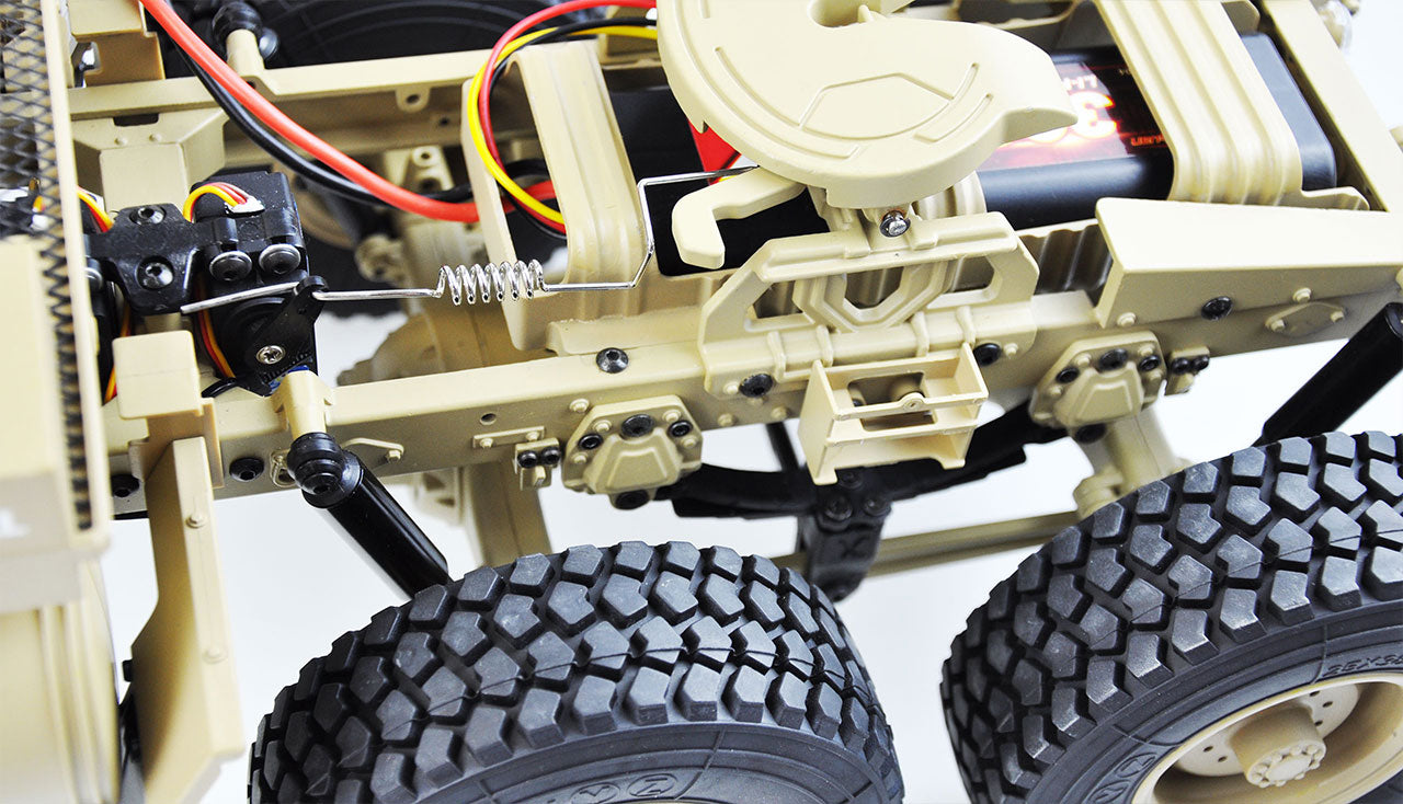 U.S. Militär Truck V2 8x8 Zugmaschine 1:12 RTR sand