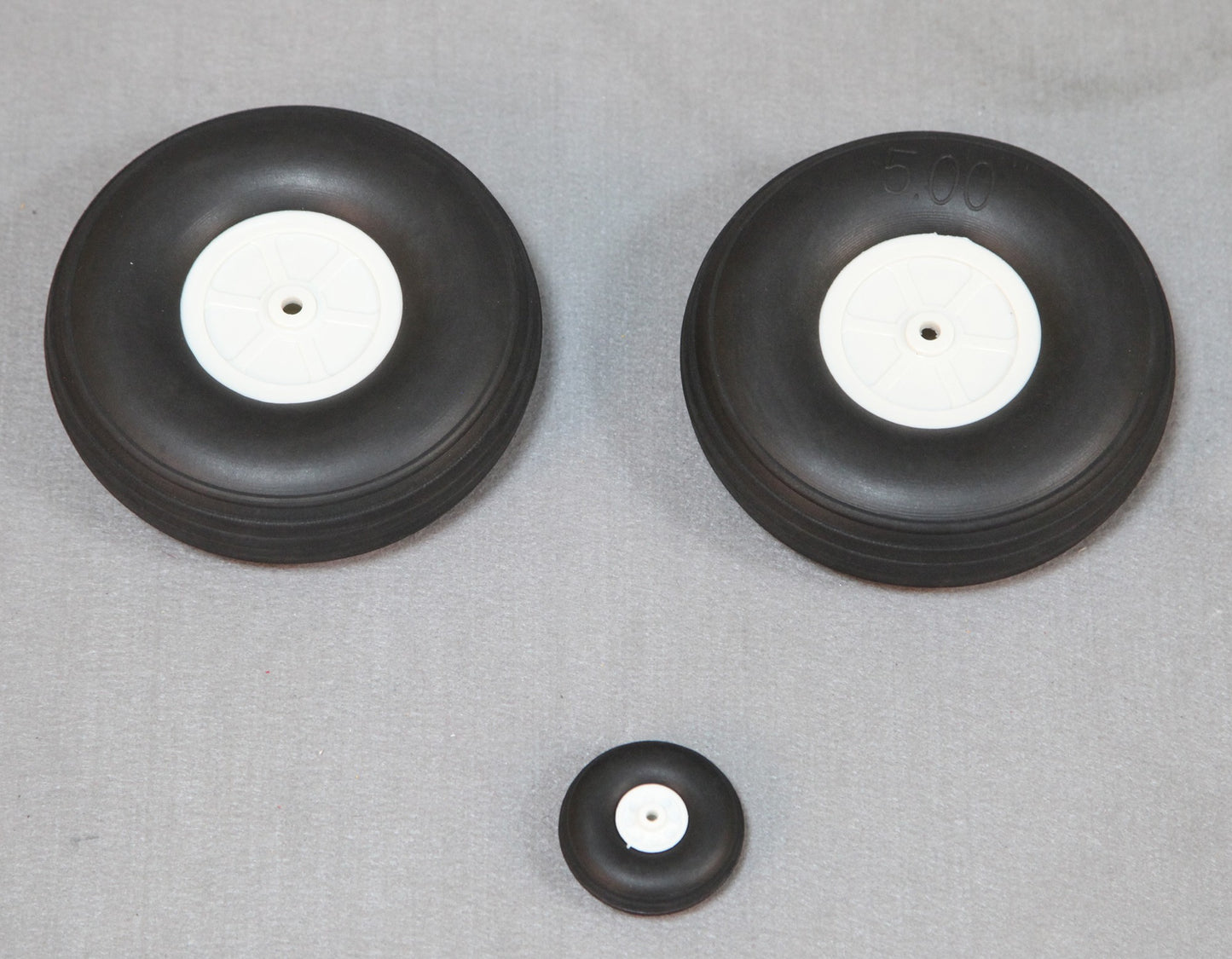 DISC.. 2000mm Extra330 : Tire Set