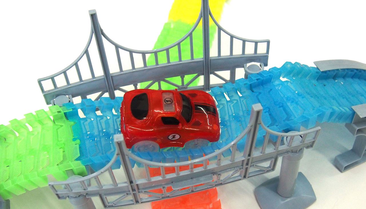 Magic Traxx Race Bahn 373-teilig, Transportbox