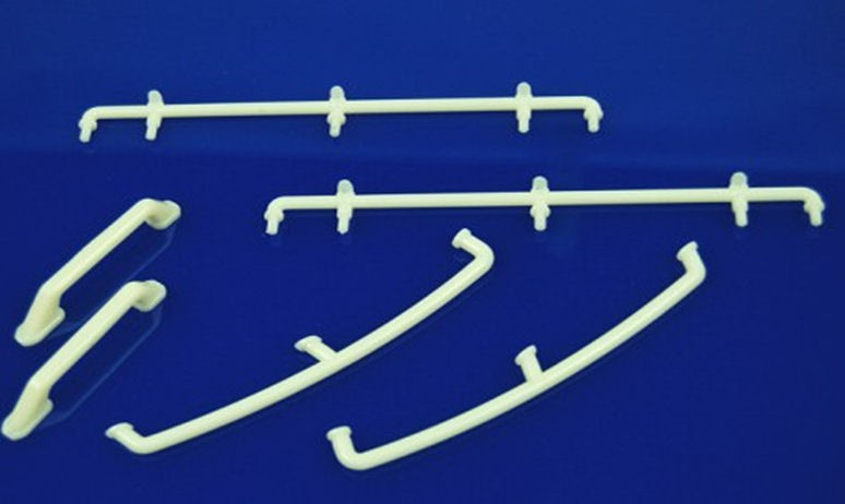 Guardrail handle for PG4